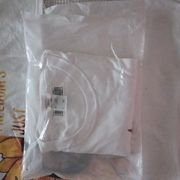 NEW Freedoms just another word TShirt, size L - Picture 3 of 3